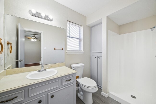 Photo - 13746 Drakewood Dr