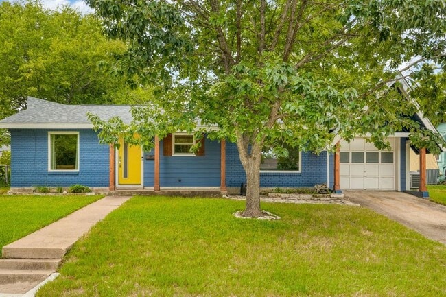 Photo - 1511 Fairfield Dr House