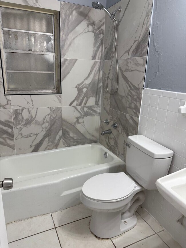 Photo - JEP9151176 LLC Unit Apt # 2