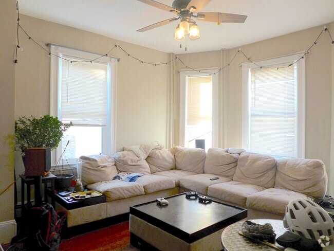 Building Photo - 5 Sunset St Unit 1 Rental
