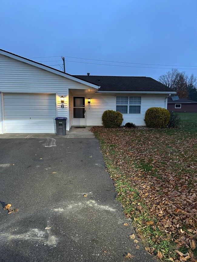 Building Photo - 917 N Clay St Unit 421 Clay Ct Apt 6