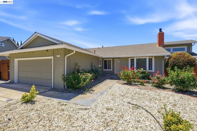 Photo - 325 Goshen Ct