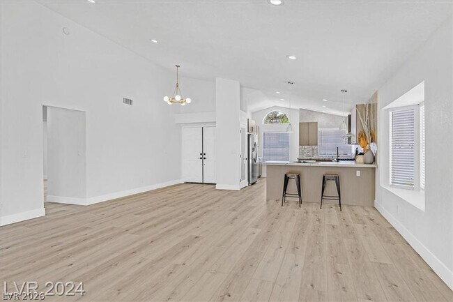 Photo - 8 Barton Spring Cir