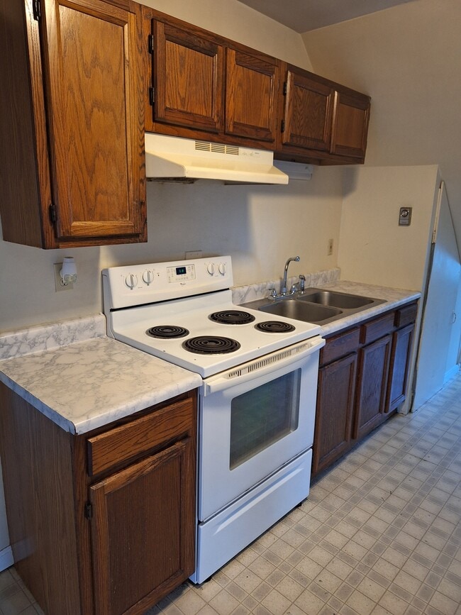 Photo - 28 N Genesee St Unidad 1