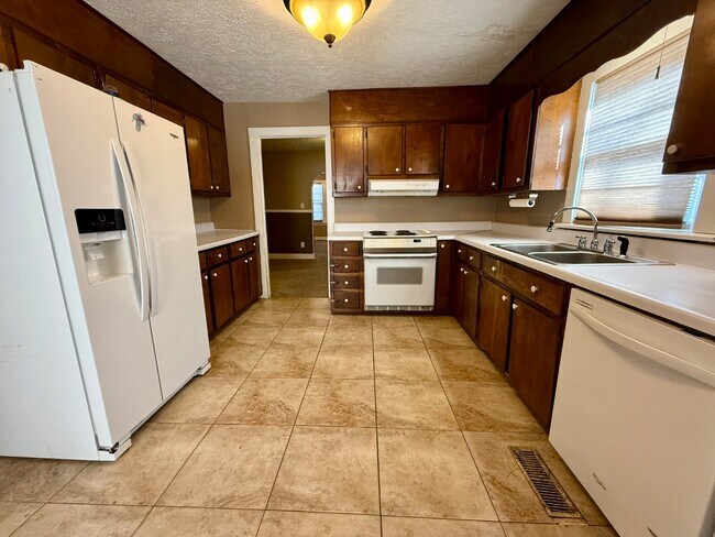 Photo - 602 W McKinney Ave