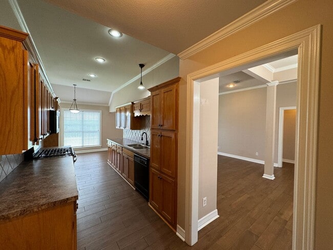 1002 Creole Dr