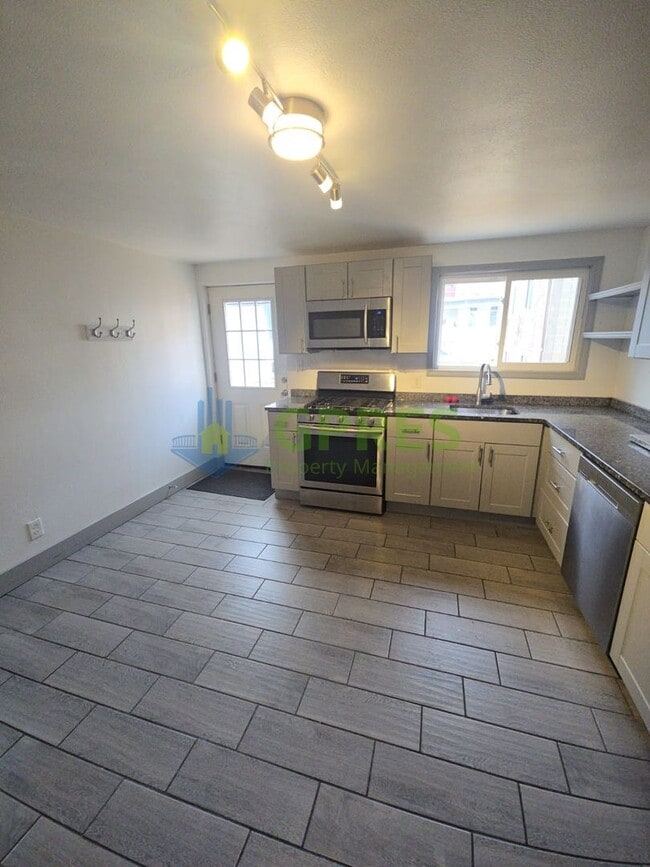 Photo - 119 E Sherman St Unit 2