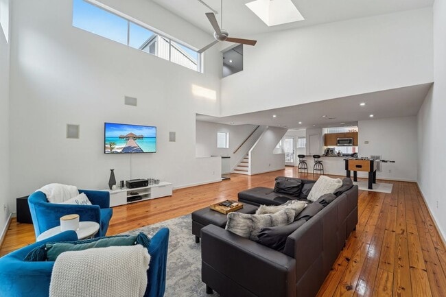 Photo - 6951 Ardmore St