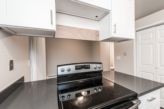 Photo - 2707 Mountain View Ave W