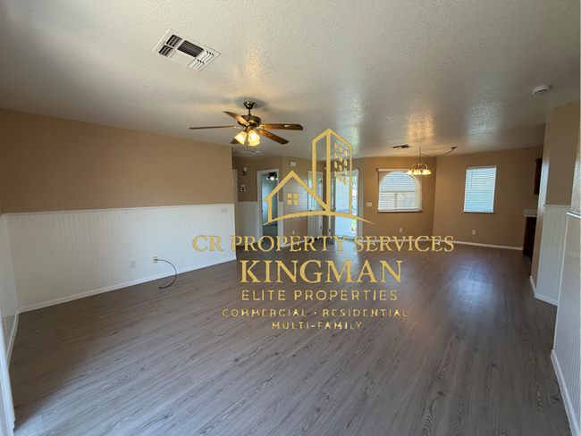 Photo - 3246 Calumet Ave