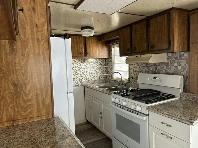 Photo - 38651 Tarr Dr