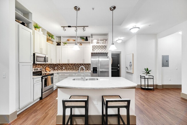 Building Photo - Varela Westshore Apartments