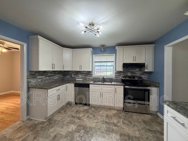 Photo - 105 Janet Dr