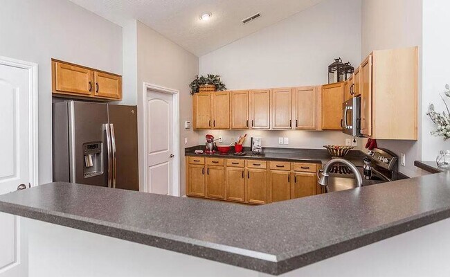 Photo - Grand Reserve At New Albany Crossing Unit 5987 Waterport Dr.