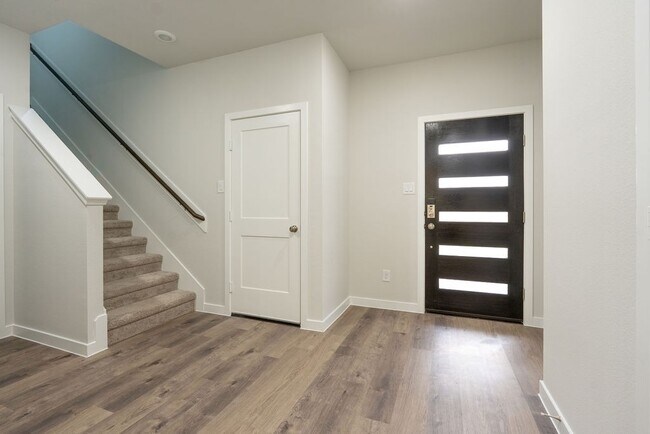 Photo - 8015 Heroes Hall Dr