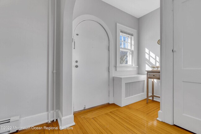 Photo - 102 Dixon Ave