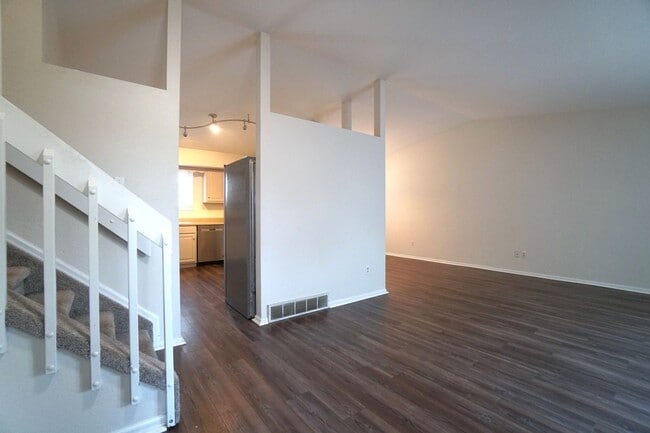 Photo - 2205 Parliament Dr