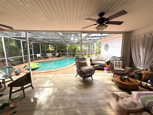 Photo - 5424 Van Buren St