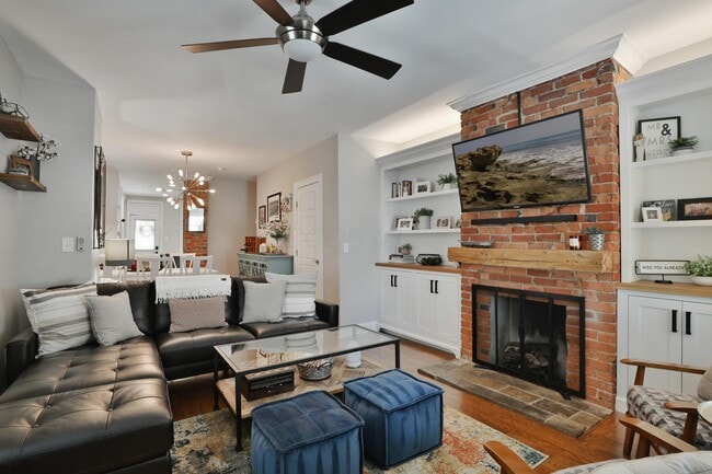 Photo - 976 N 4th St