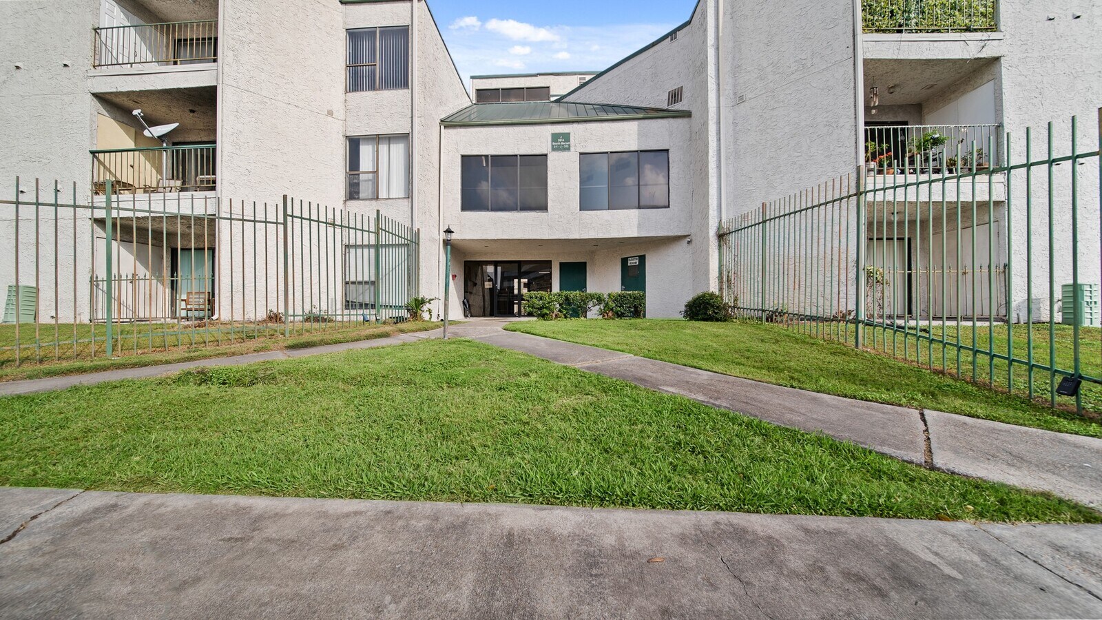 Photo - 2814 S Bartell Dr