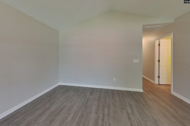 Photo - 120 Oakbrook Village Rd