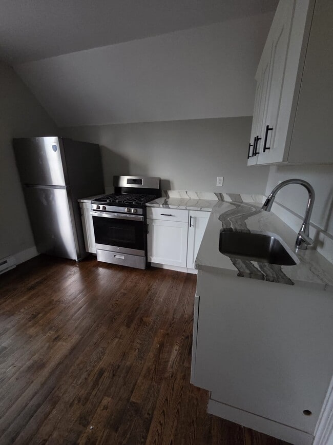 Photo - 84 Munson St Unit 2