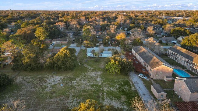 Photo - 3 bedroom on large lot
