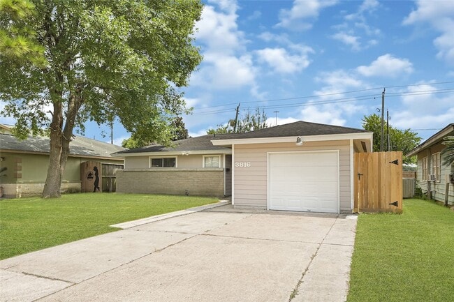 3816 Newton Dr