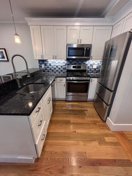 Building Photo - 110 P St Unit 1 Rental