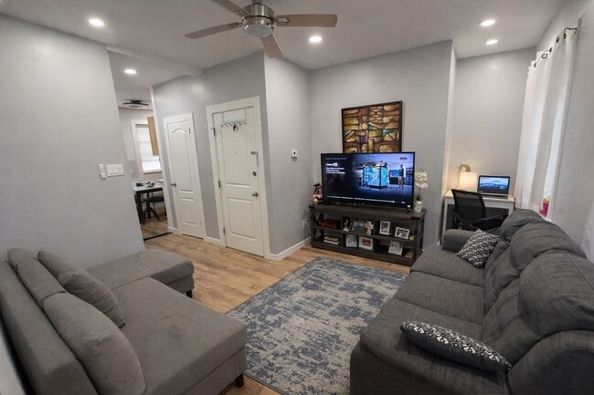 Photo - 80 Malcolm Ave Unit 3