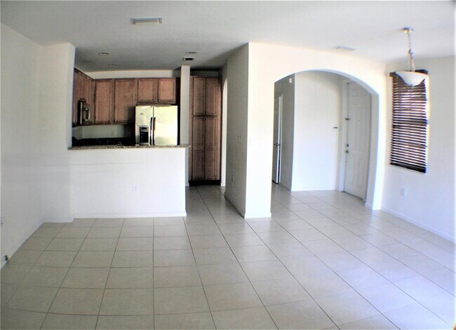 Photo - 202 Las Brisas Cir