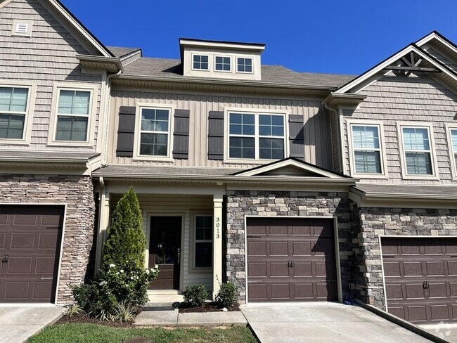 Building Photo - 2 Bed & 2.5 Bath House in Old Hickory |  C...