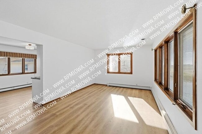 Photo - 402 S Clark Ave