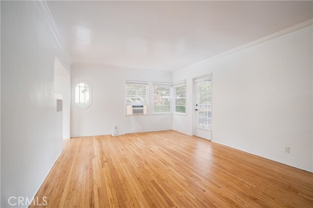 Photo - 265 N Swall Dr