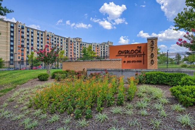 Building Photo - Overlook at Oxon Run