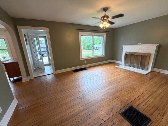 Photo - 114 Beck St