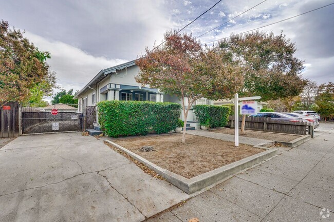 Building Photo - Craftsmen Style Home on South 7th Street w...