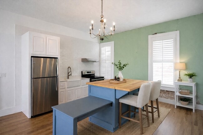 Building Photo - 211 W Milam St Unit A