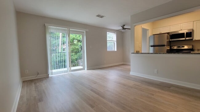 Building Photo - The Charlotte Unit 304