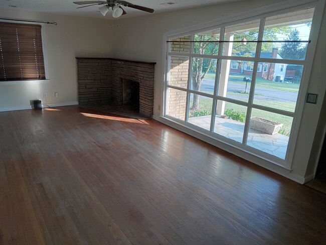 Photo - 3 Bedroom / 1 Bath Home - Johnson City, TN