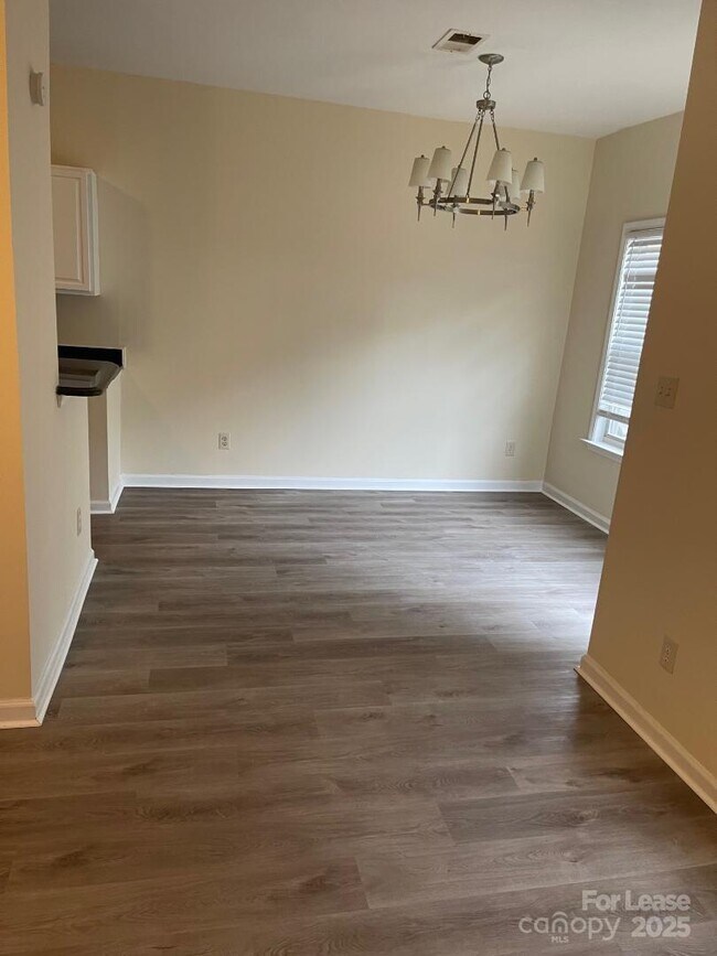 Photo - 2121 Lennox Square Rd