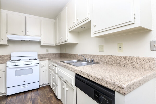 Photo - Walnut Park Apartments