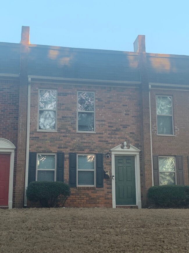 Building Photo - 225 Winding River Dr