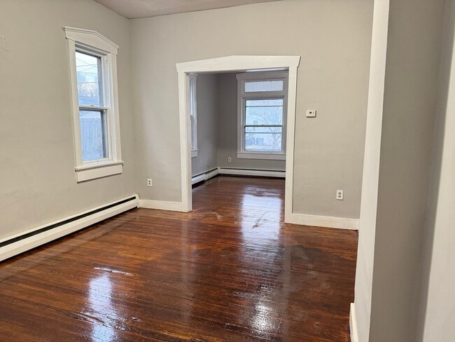 Photo - 2 Bedroom 2 Bathroom Home - Bonus room included in Brownstown!