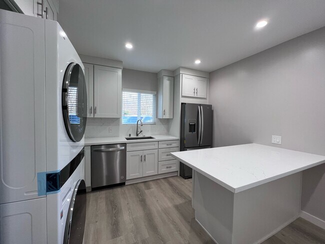 Photo - 23922 Archwood St