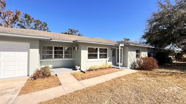 Photo - Charming 2-Bed Retreat in the Heart of Mount Dora! PRIME LOCATION! DONT MISS OUT!