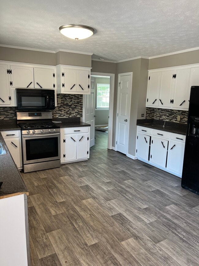 Photo - 864 Ashwood Dr