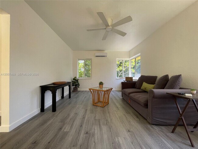 Photo - 401 NE 14th Ave Unit C