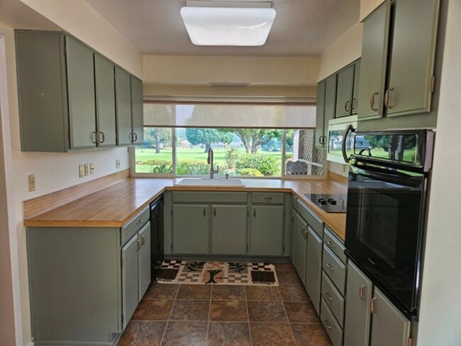 Photo - 3056 Twin Oak Pl NW