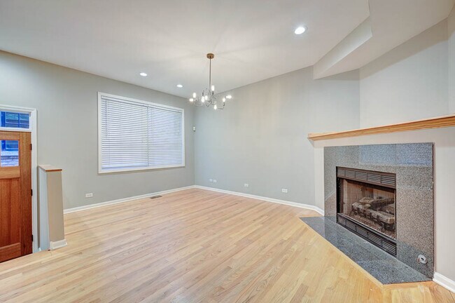 Photo - 1923 N Sheffield Ave